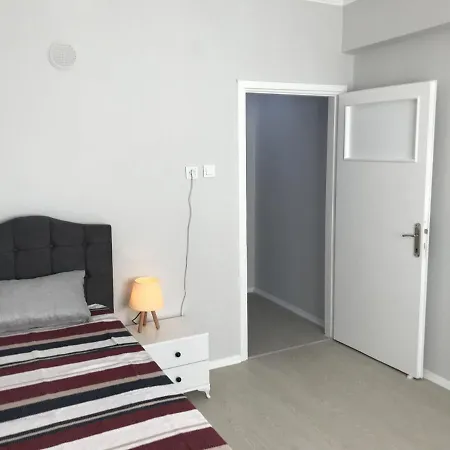 2+1 В Центре С Новой Мебелью ألانيا